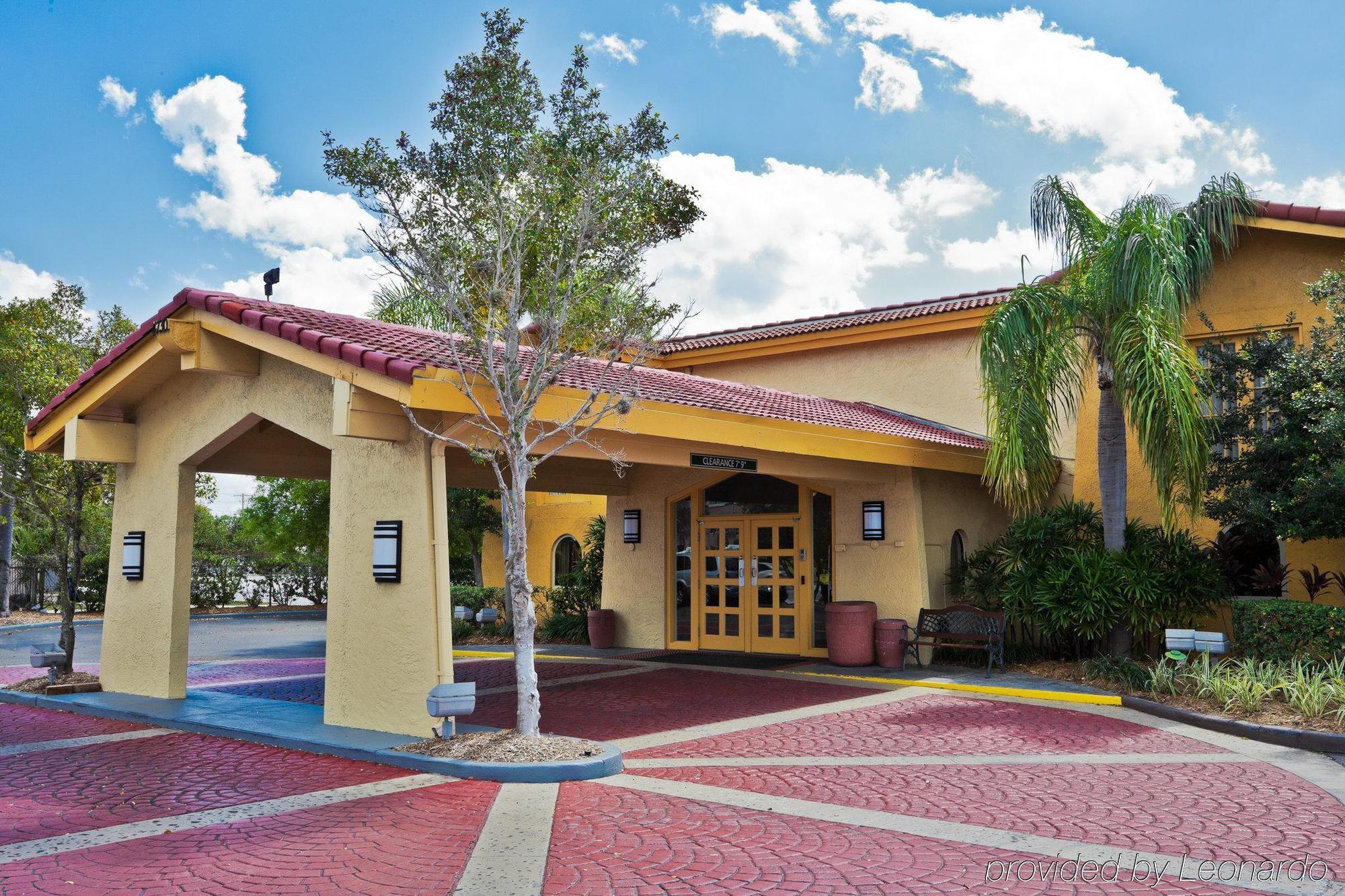 La Quinta Inn Tampa Airport Stadium Westshore Exterior foto